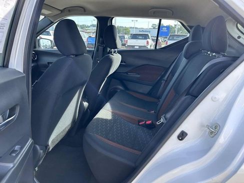Used 2024 Nissan Kicks SR image 8
