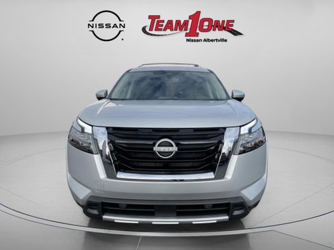 New 2025 Nissan Pathfinder SL image 4