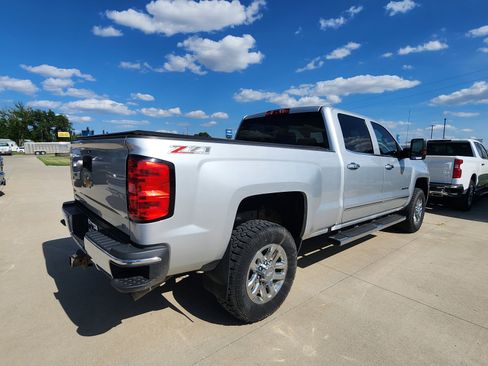 Used 2016 Chevrolet Silverado 2500 LT w/ LT Convenience Package AWD/4WD image 5