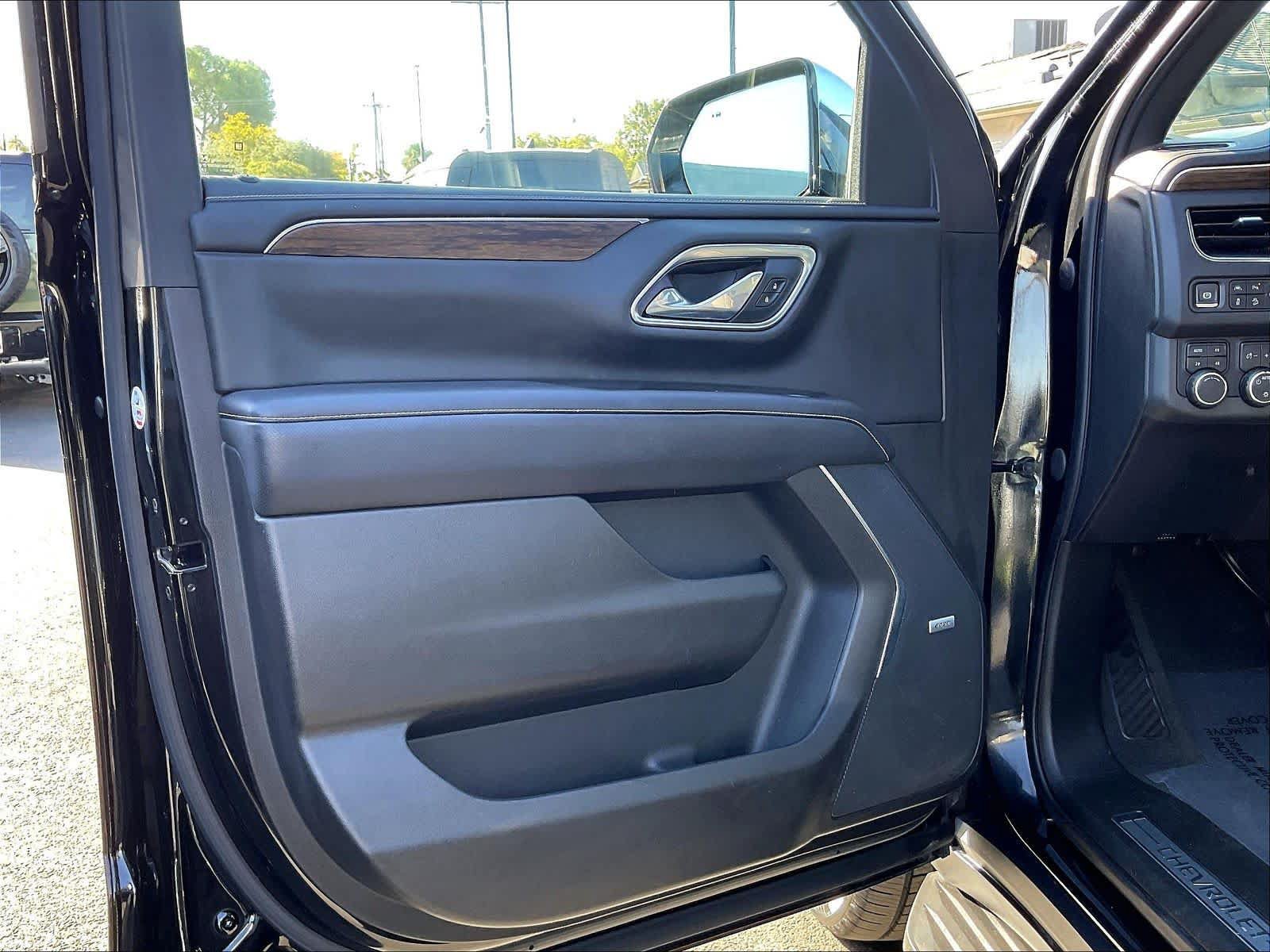 Used 2021 Chevrolet Tahoe Premier AWD/4WD image 26