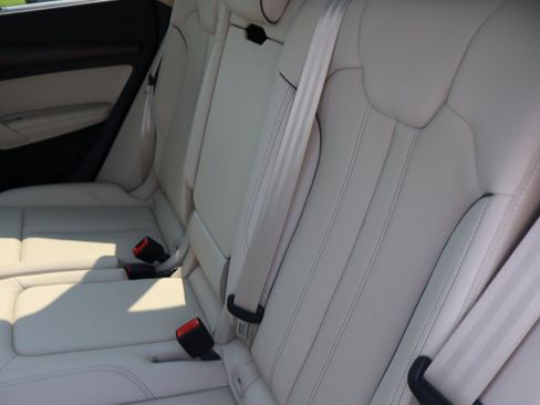 Used 2024 Audi Q5 2.0T Premium Plus w/ Premium Plus Package AWD/4WD image 29