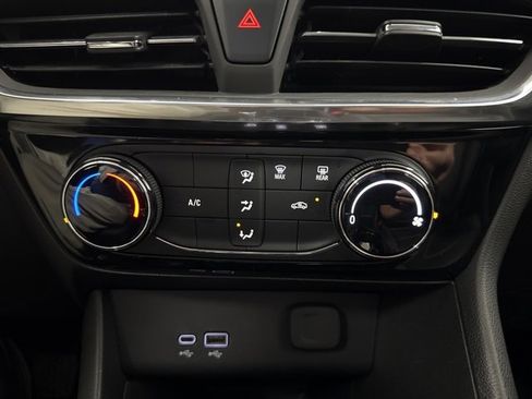 Used 2024 Buick Encore GX Sport Touring image 17