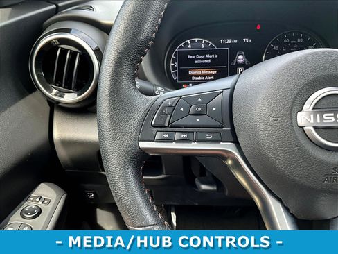 Used 2022 Nissan Kicks SR w/ Interior Electronics Package FWD image 11