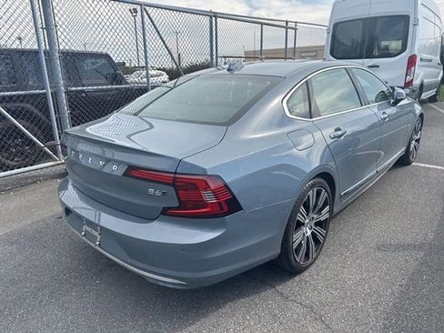Used 2022 Volvo S90 B6 Inscription w/ Advanced Package AWD/4WD image 10