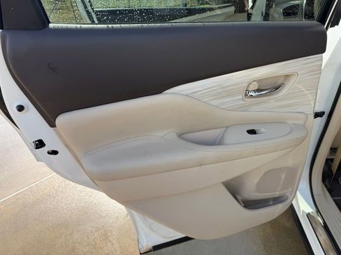 Used 2018 Nissan Murano Platinum image 14