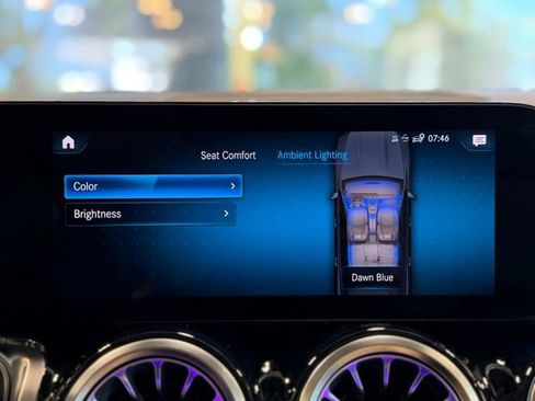 Used 2023 Mercedes-Benz GLB 250 4MATIC w/ Premium Package image 35