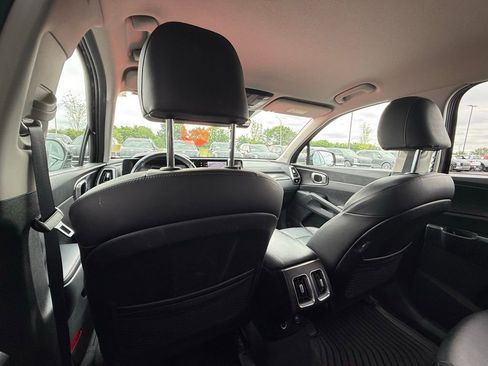 Used 2022 Kia Sorento S FWD image 26