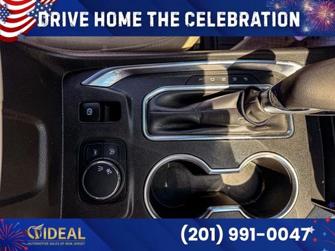 Used 2022 Chevrolet Traverse LS FWD image 29