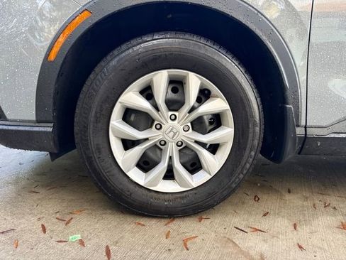 Used 2025 Honda CR-V LX image 11