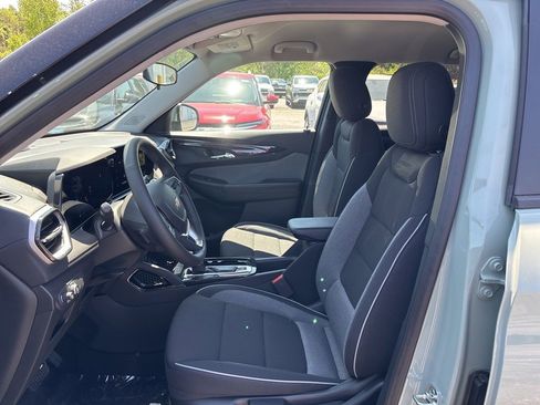 New 2026 Chevrolet TrailBlazer LT w/ LT Cold Weather Package FWD image 7