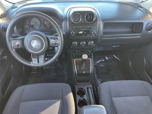 Used 2015 Jeep Patriot Sport image 15