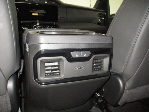 New 2026 GMC Sierra 2500 AT4 w/ AT4 Premium Plus Package AWD/4WD image 31