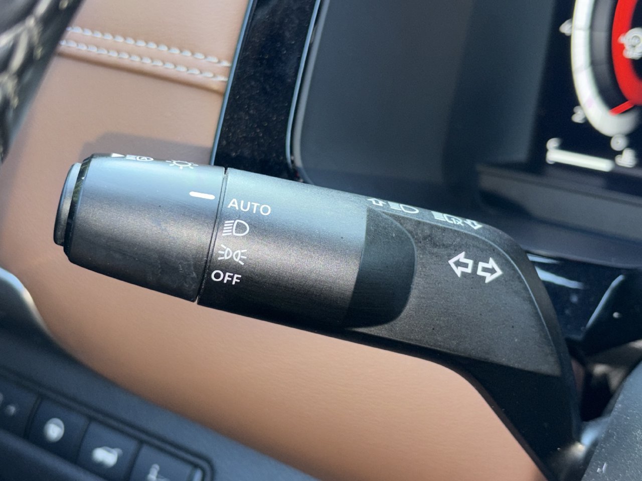Certified 2023 Nissan Pathfinder Platinum AWD/4WD image 10