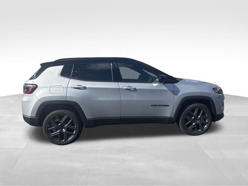 New 2026 Jeep Compass Limited image 9