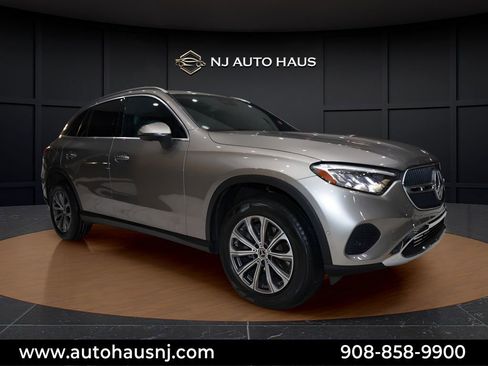 Used 2023 Mercedes-Benz GLC 300 image 1