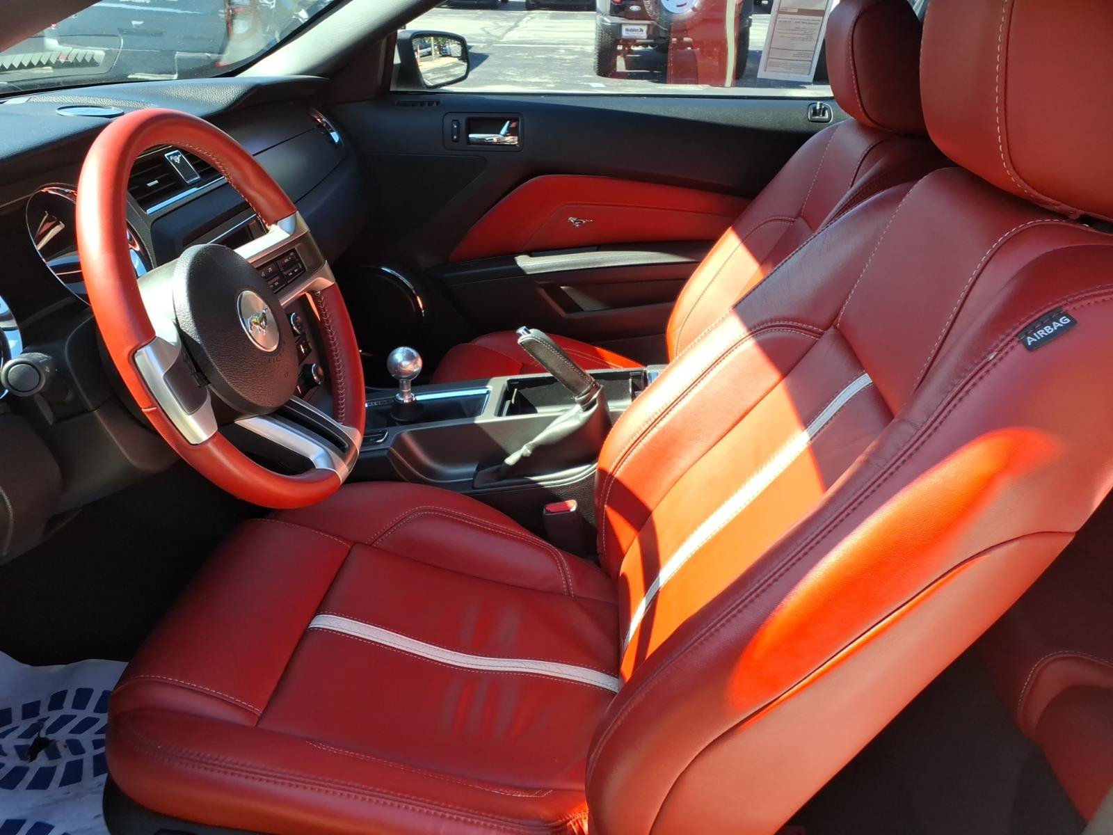 Used 2011 Ford Mustang GT Premium w/ Brembo Brake Pkg RWD image 16