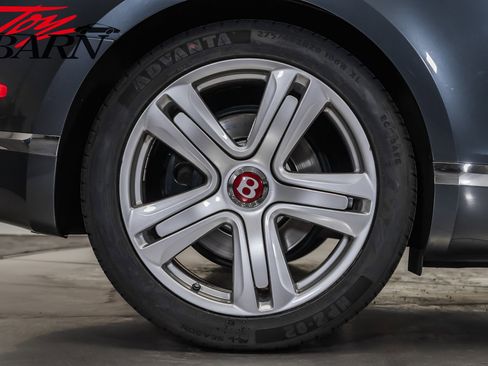 Used 2015 Bentley Continental GT image 14