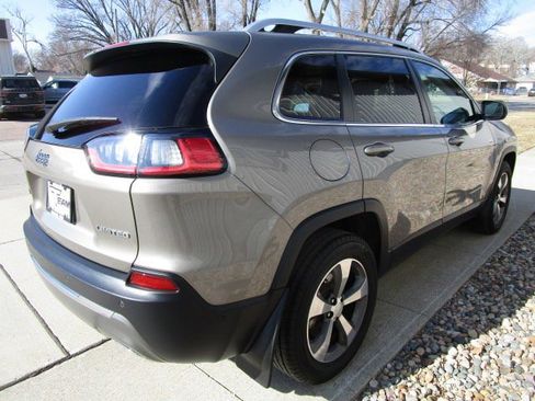 Used 2020 Jeep Cherokee Limited w/ Technology Group image 7