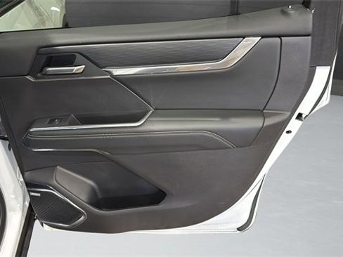 Used 2025 GMC Acadia Elevation image 46