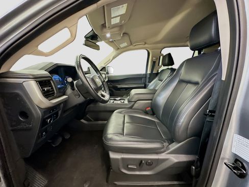 Used 2024 Ford Expedition Max XLT image 13