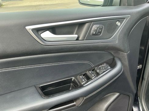 Used 2019 Ford Edge Titanium w/ Equipment Group 301A image 16