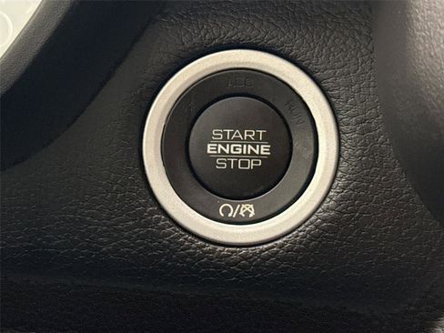 Used 2021 RAM 1500 Laramie image 22