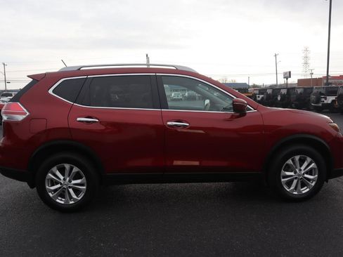 Used 2015 Nissan Rogue SV w/ SV Moonroof Package image 6
