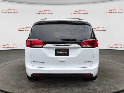 Used 2019 Chrysler Pacifica Limited w/ Advanced Safetytec Group FWD image 9