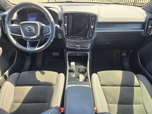 Used 2023 Volvo C40 P8 Recharge Plus AWD/4WD image 18