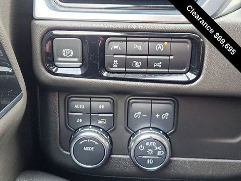 Used 2025 GMC Yukon XL Denali image 38