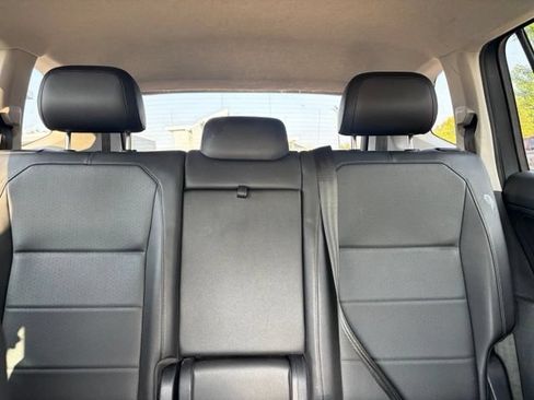 Used 2019 Volkswagen Tiguan SE w/ 3rd Row Seat Package AWD/4WD image 12