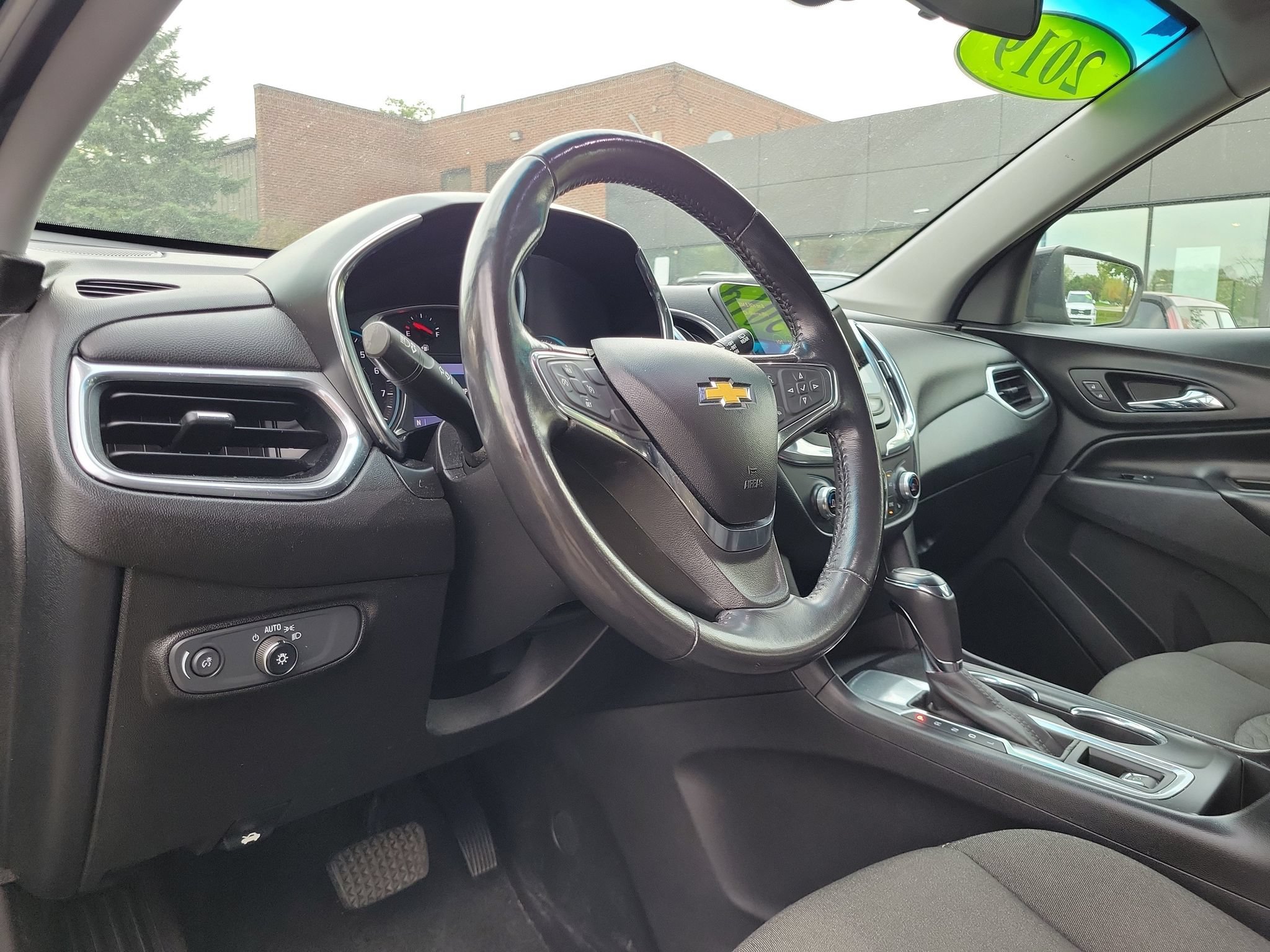 Used 2019 Chevrolet Equinox LT w/ Sun & Navigation Package FWD image 6