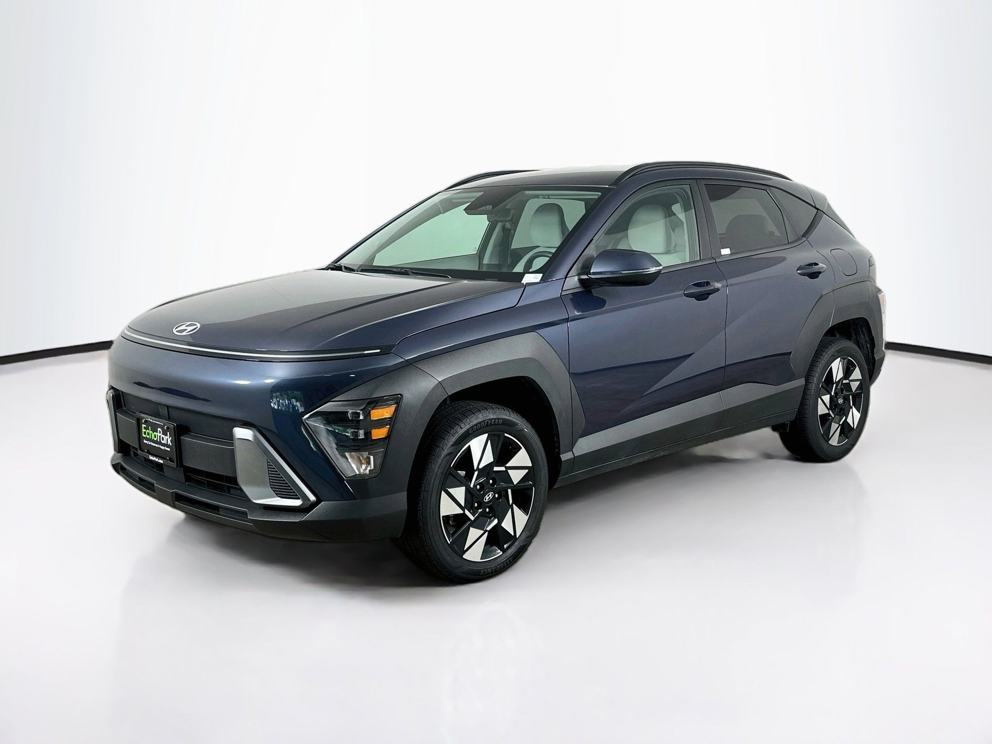 Used 2025 Hyundai Kona SEL AWD/4WD image 3