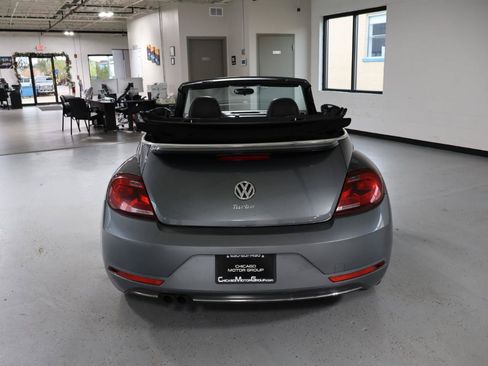 Used 2018 Volkswagen Beetle 2.0T S FWD image 5