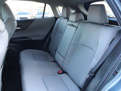 Used 2022 Toyota Venza LE image 35