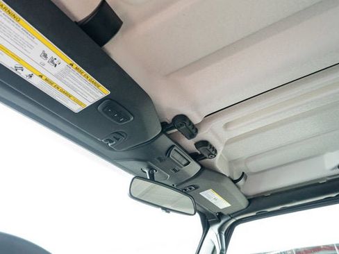 Certified 2023 Jeep Gladiator Sport AWD/4WD image 17