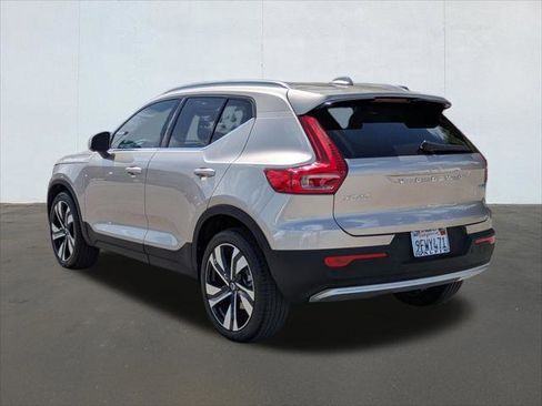 Used 2023 Volvo XC40 B5 Plus w/ Driver Assist Package image 3