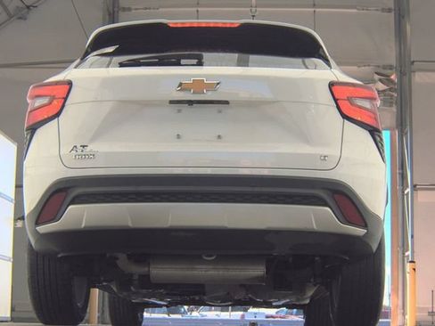 Used 2024 Chevrolet Trax LT w/ Driver Confidence Package FWD image 10