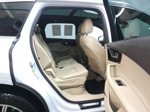 Used 2018 Audi Q7 3.0T Prestige image 16