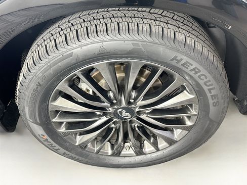 Used 2022 INFINITI QX80 Sensory w/ Cargo Package image 11