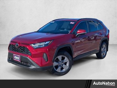Used 2022 Toyota RAV4 XLE image 1