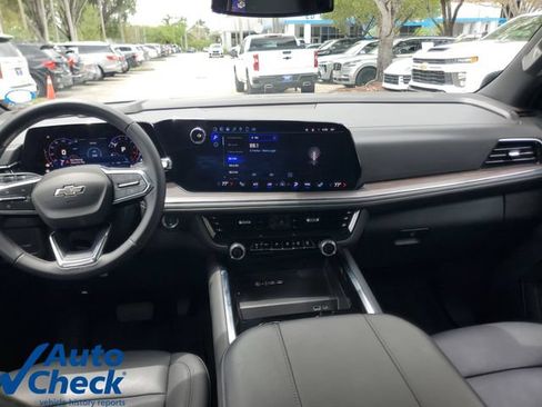 Used 2025 Chevrolet Tahoe Z71 AWD/4WD image 16