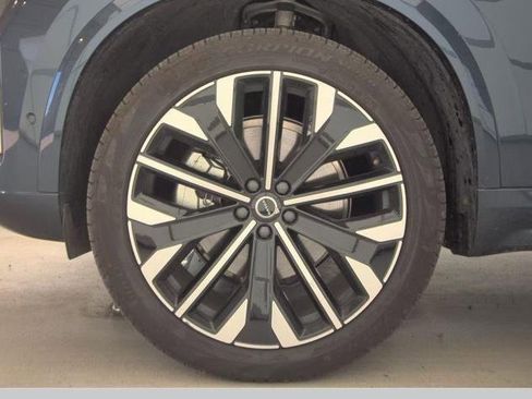 Certified 2025 Volvo XC90 B6 Plus image 11