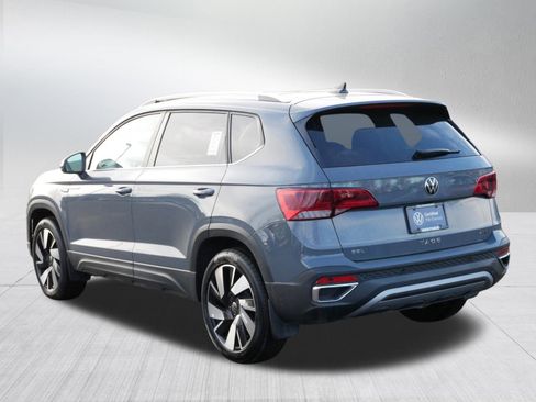 Certified 2024 Volkswagen Taos SEL image 5
