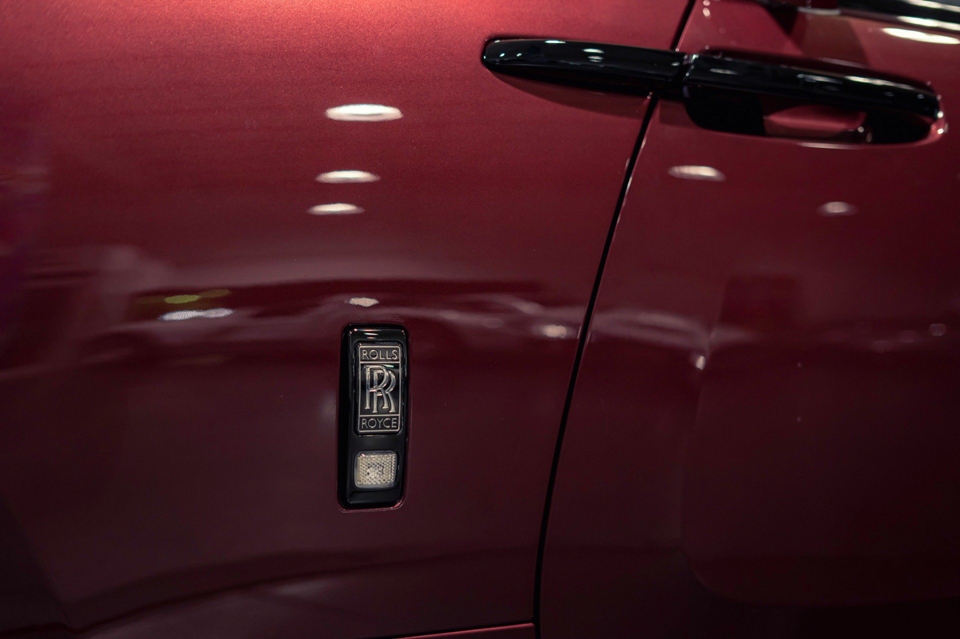 Used 2019 Rolls-Royce Dawn RWD image 15