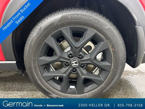 Used 2025 Honda HR-V Sport image 16