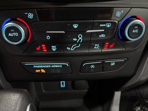 Used 2019 Ford Escape SE AWD/4WD image 4