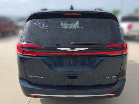Used 2023 Chrysler Pacifica Limited FWD image 4