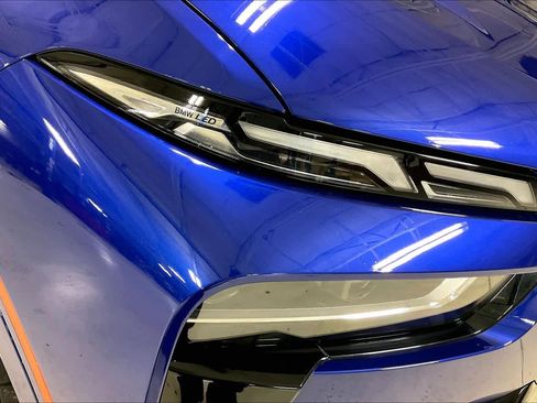 Used 2025 BMW X7 M60i image 25