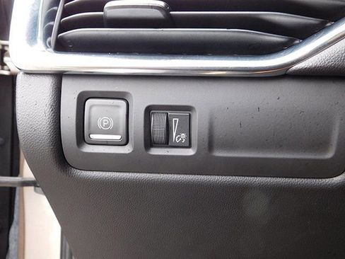 Used 2023 Cadillac XT4 Premium Luxury image 26